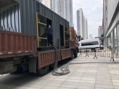 沁县低温环境下，柴油发电机组电池充满电的具体时间受哪些因素影响？